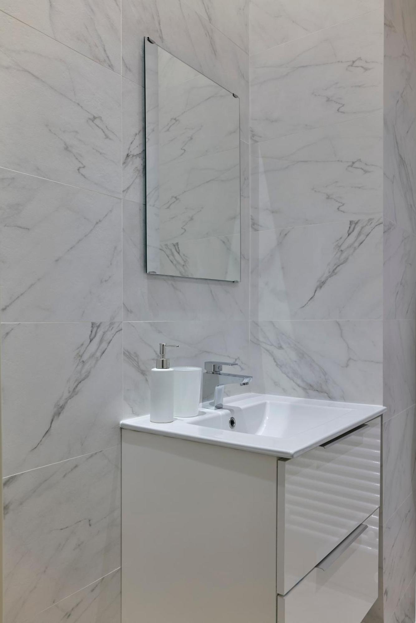 Quiet, 2bd Apt, Kolonaki Apartment *