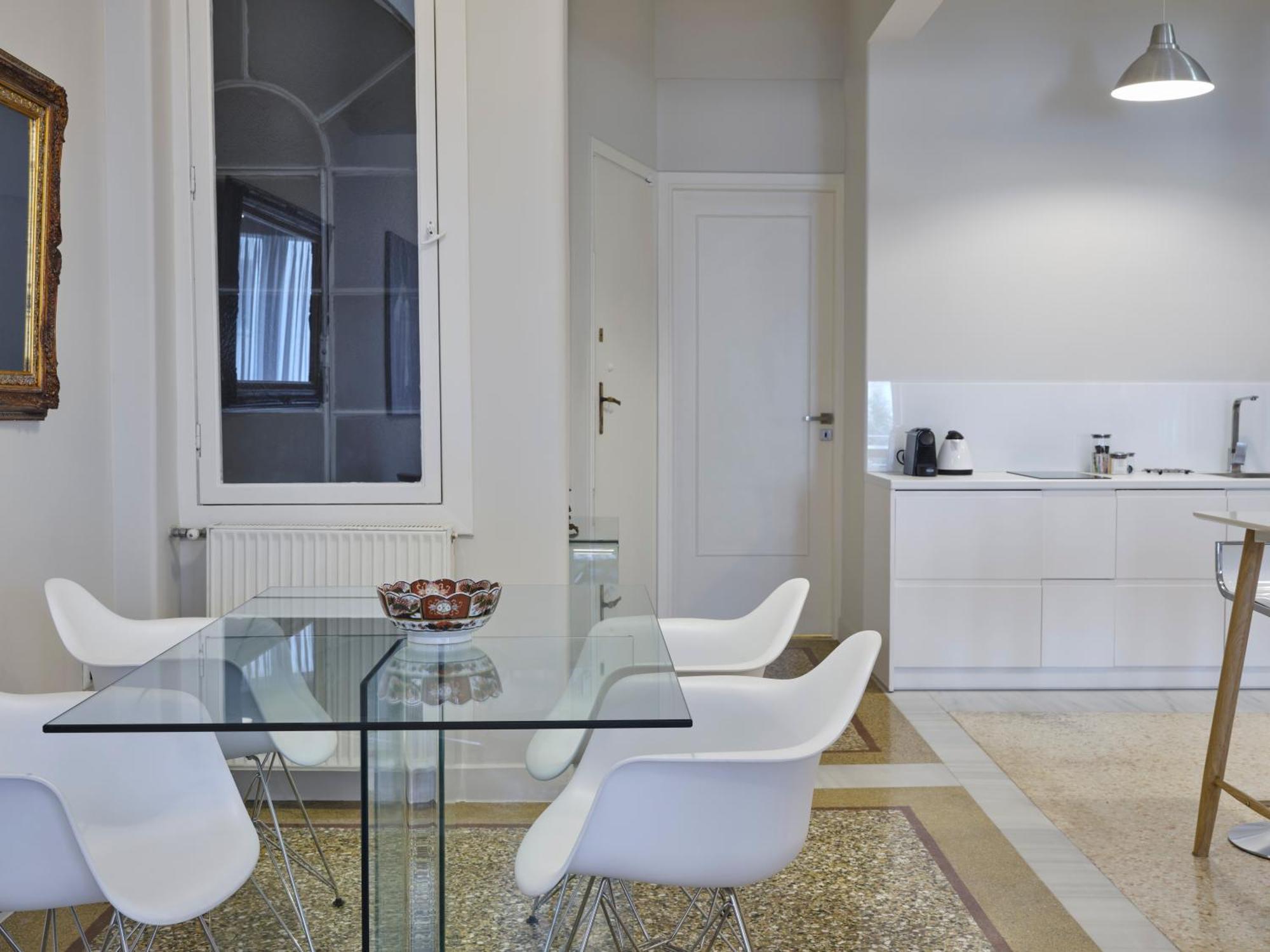 Apartment Quiet, 2bd Apt, Kolonaki Athens